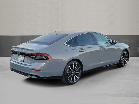 Used 2024 Honda Accord Touring image 2