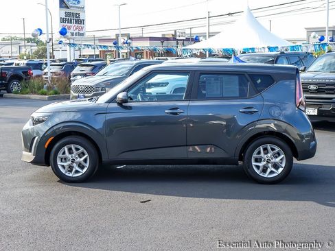 Used 2025 Kia Soul LX w/ LX Technology Package FWD image 4