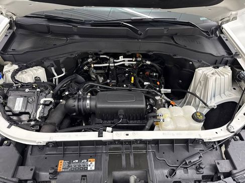 Used 2022 Ford Explorer XLT w/ Equipment Group 202A image 11