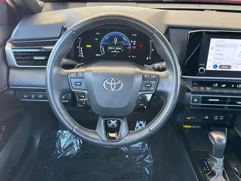Used 2025 Toyota Camry SE FWD image 15