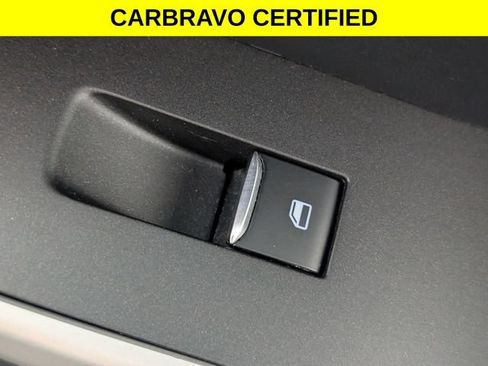 Used 2023 Ford Explorer XLT AWD/4WD image 35