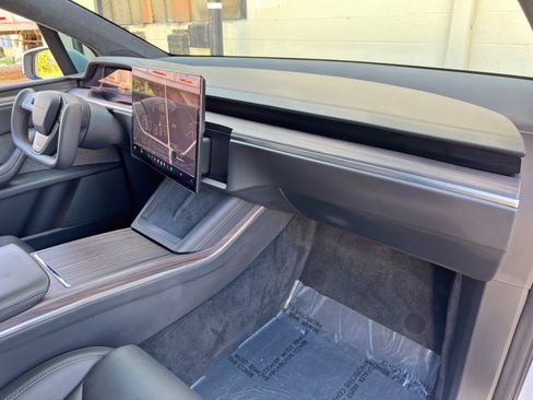 Used 2024 Tesla Model X AWD/4WD image 14