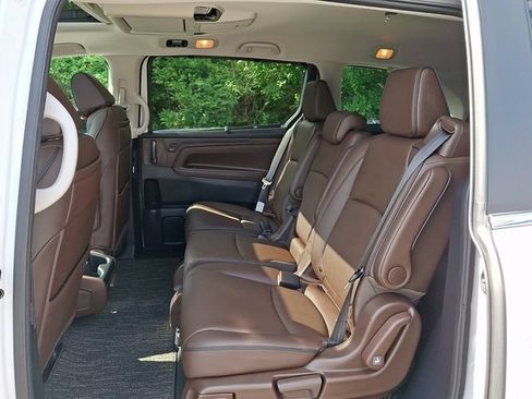 Certified 2025 Honda Odyssey Touring image 11