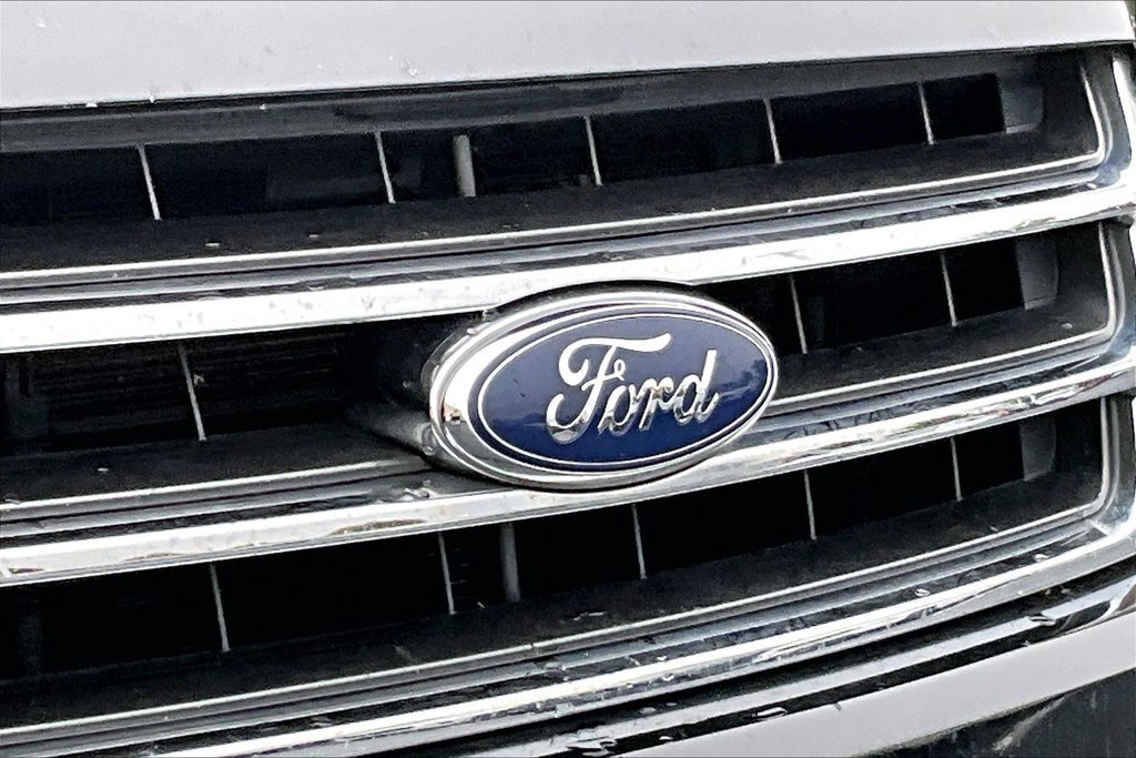 Used 2015 Ford Expedition EL XLT w/ Equipment Group 202A AWD/4WD image 11