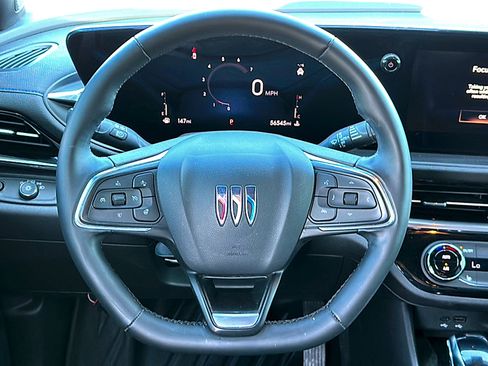 Used 2024 Buick Envista Sport Touring w/ Convenience I Package FWD image 27