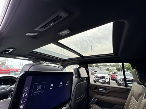 New 2026 GMC Yukon XL Denali Ultimate w/ LPO, Floor Liner Package AWD/4WD image 16