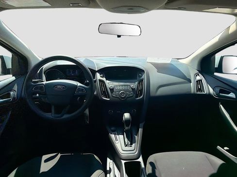 Used 2018 Ford Focus SE FWD image 15