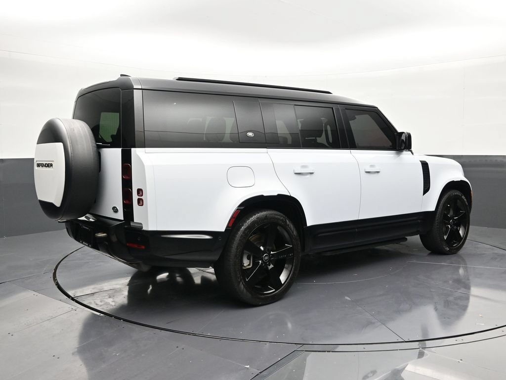 Used 2023 Land Rover Defender 130 X-Dynamic SE AWD/4WD image 5