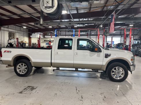 Used 2010 Ford F250 Lariat image 7