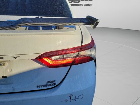 Used 2024 Toyota Camry SE image 18