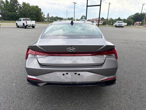 Used 2023 Hyundai Elantra Limited FWD image 7