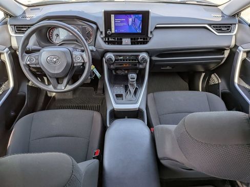 Used 2025 Toyota RAV4 LE AWD/4WD image 4