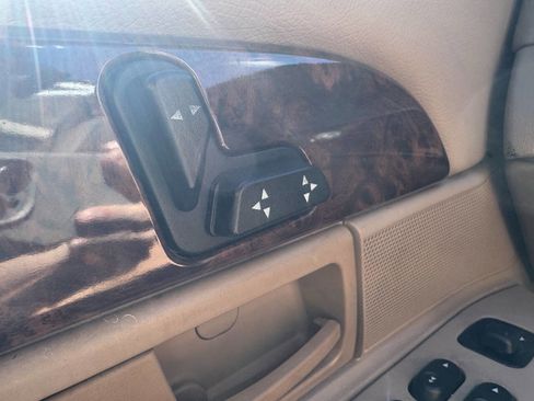 Used 2004 Mercury Grand Marquis GS image 22