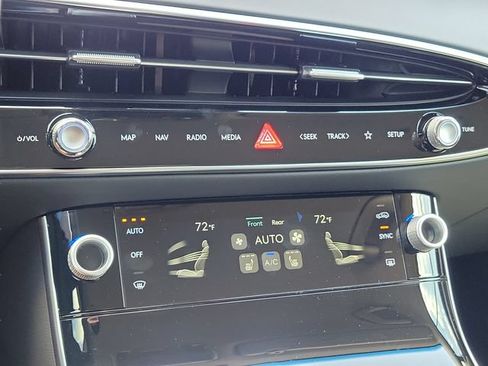 New 2026 Genesis GV70 2.5T AWD/4WD image 24