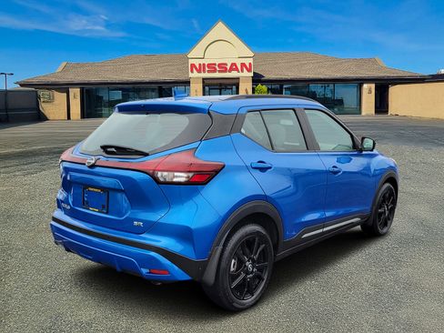 Used 2023 Nissan Kicks SR w/ SR Premium Package image 4