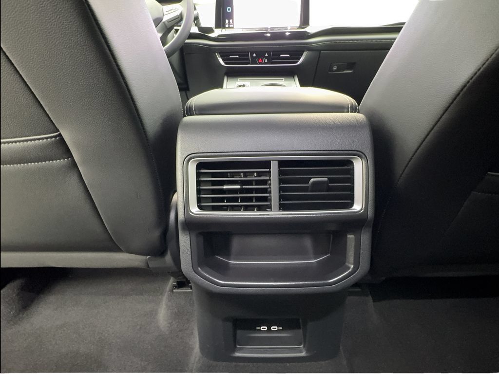 Used 2024 Volkswagen Atlas Cross Sport SE FWD image 39