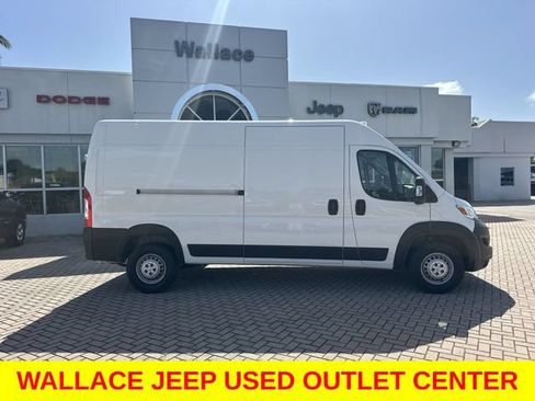 Used 2025 RAM ProMaster 2500 w/ Convenience Group FWD image 5