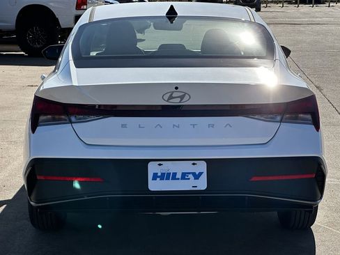 New 2026 Hyundai Elantra SE image 5