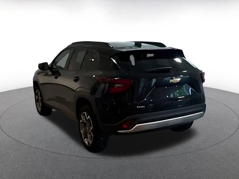 Used 2025 Chevrolet Trax LT FWD image 15