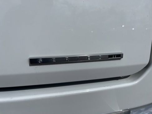 Used 2024 Jeep Wagoneer Series II w/ Flexible Seating Group image 11