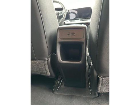 Used 2025 Chevrolet Trax LT FWD image 18
