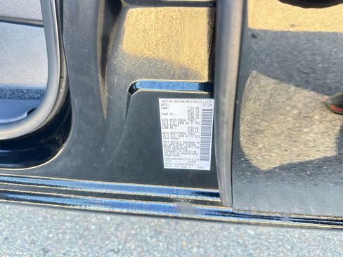 Used 2024 Nissan Frontier SV image 29