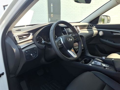 Used 2024 INFINITI QX50 Luxe FWD image 5