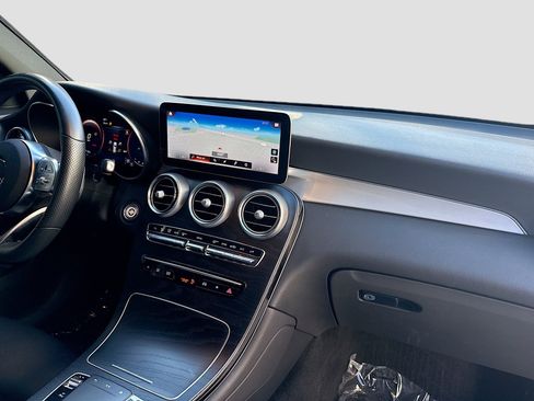 Used 2022 Mercedes-Benz GLC 300 w/ AMG Line image 32