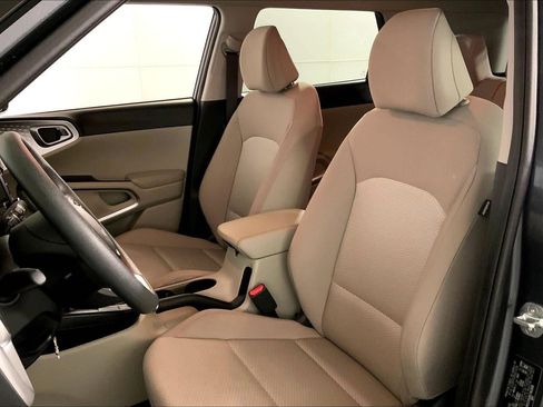 Certified 2025 Kia Soul LX w/ LX Technology Package FWD image 22