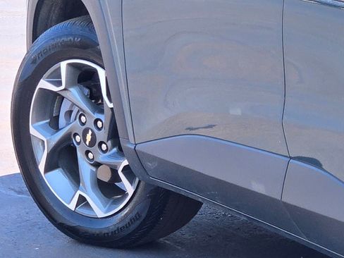 Certified 2025 Chevrolet Trax LT FWD image 15