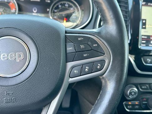 Used 2019 Jeep Cherokee Limited w/ Technology Group FWD image 26