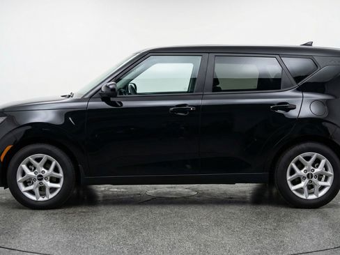 Used 2025 Kia Soul LX w/ LX Technology Package FWD image 5