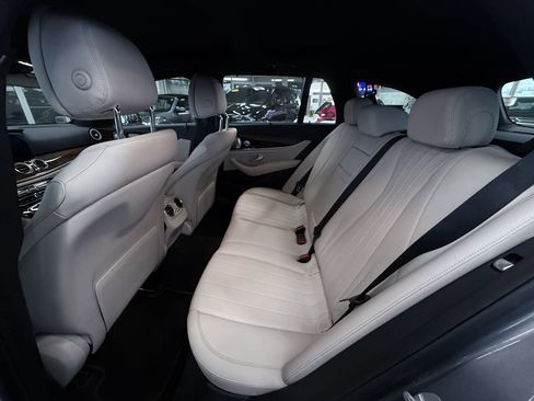 Used 2018 Mercedes-Benz E 400 4MATIC Wagon image 27