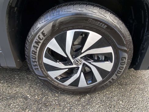 Certified 2025 Volkswagen Tiguan S AWD/4WD image 30
