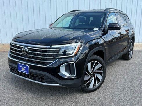Used 2025 Volkswagen Atlas SE AWD/4WD image 1