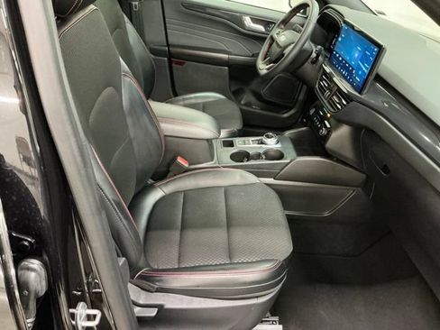 Used 2025 Ford Escape ST-Line w/ Tech Pack #1 FWD image 19