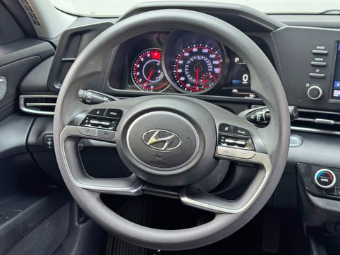 Used 2021 Hyundai Elantra SEL FWD image 18