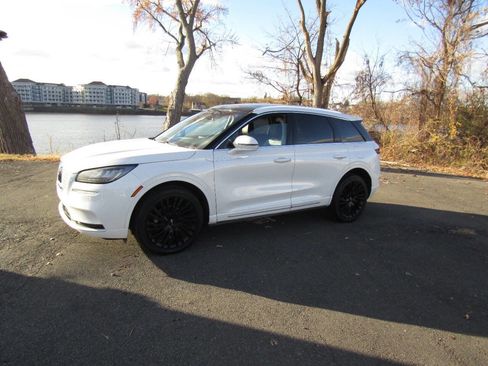 Used 2022 Lincoln Corsair Reserve image 2