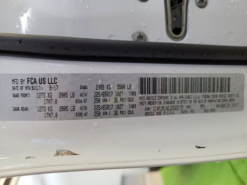 Used 2018 Jeep Cherokee Latitude Plus image 33