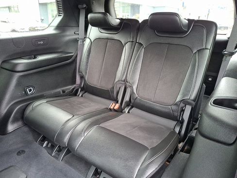 Used 2023 Jeep Grand Cherokee L Laredo image 10