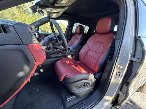 Used 2025 Porsche Cayenne GTS image 13