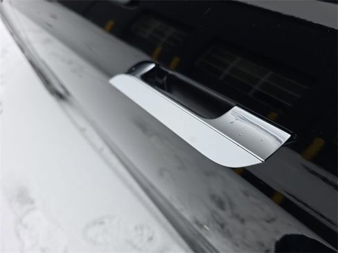 Used 2020 Tesla Model S Long Range Plus image 30