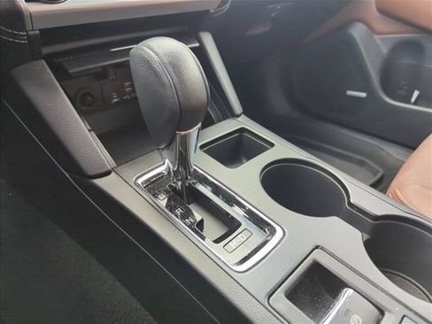 Used 2019 Subaru Outback 2.5i Touring AWD/4WD image 11