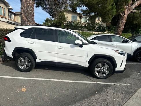 Used 2023 Toyota RAV4 LE AWD/4WD image 1