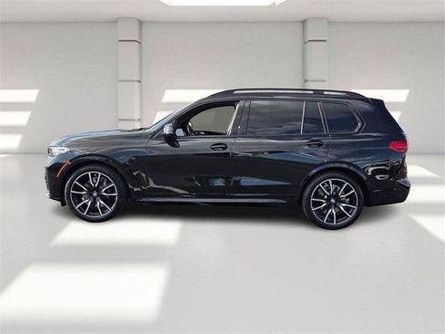 Used 2022 BMW X7 xDrive40i w/ M Sport Package image 2