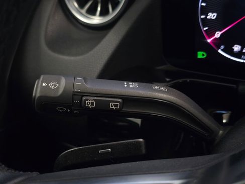 Used 2025 Mercedes-Benz GLA 250 4MATIC image 38