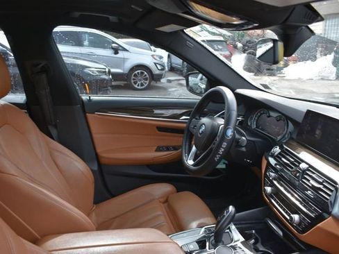 Used 2019 BMW 530i xDrive w/ Convenience Package AWD/4WD image 19