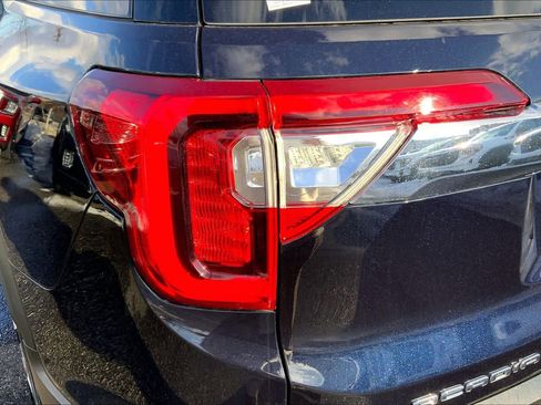 Used 2021 GMC Acadia SLT image 24