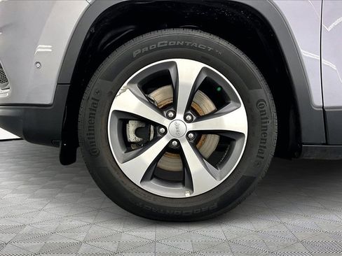 Used 2021 Jeep Cherokee Limited w/ Elite Package image 9