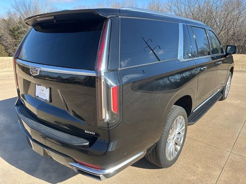 Used 2023 Cadillac Escalade ESV Premium Luxury image 5